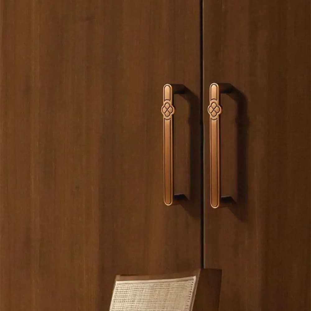 Maniglie per mobili in stile cinese dorato Maniglie per cassetti in lega di zinco di lusso in lega di zinco Foro singolo Nuovo hardware orientale in stile cinese