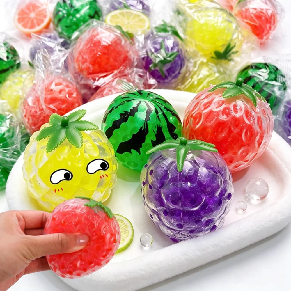 Giocattolo Antistress a Forma di Frutta con Palline d'Acqua, Gadget Sensoriale per Bambini e Adulti, Allevia Ansia e Divertimento
