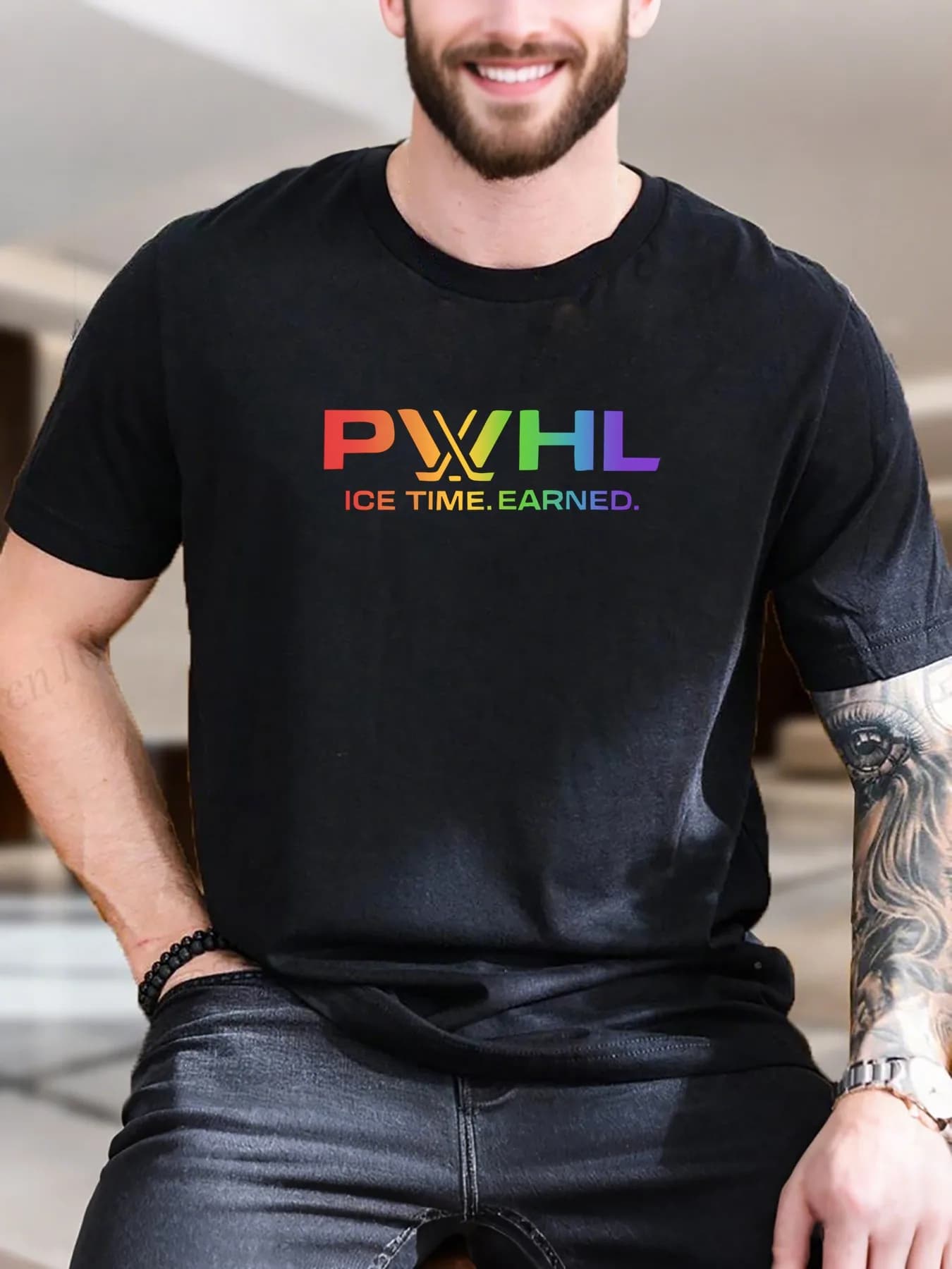 T-shirt da uomo in cotone con stampa arcobaleno - Design alla moda con lettere Pw, traspirante e confortevole, abbigliamento casual essenziale, puro cotone morbido