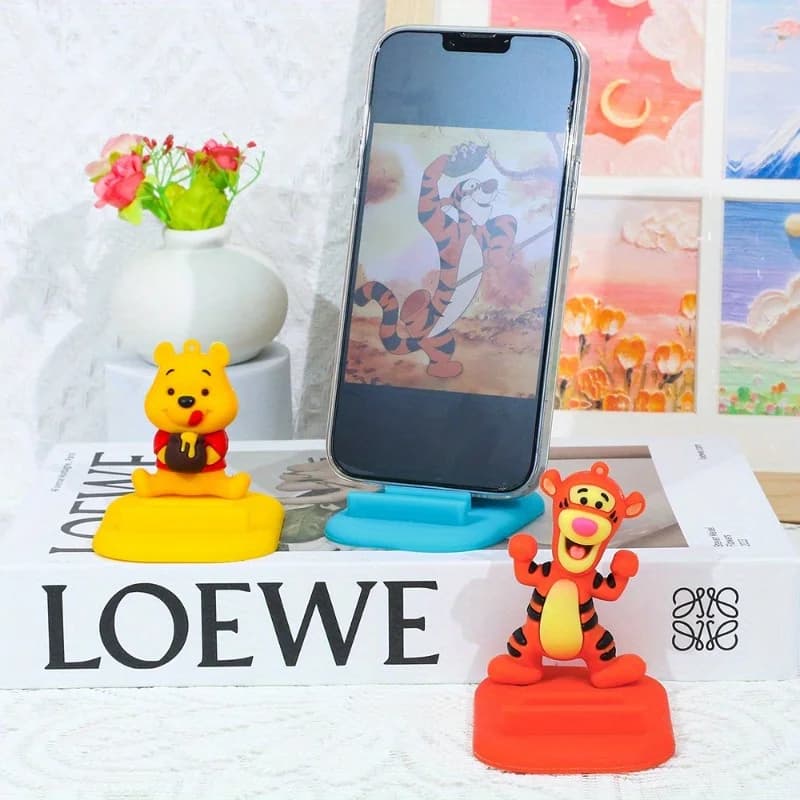 Disney Creative: Nuovo supporto per cellulare Winnie the Pooh, decorazione da scrivania, supporto per tablet, strumento per il divertimento a mani libere