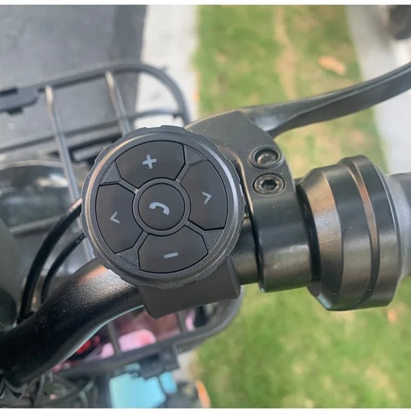 Telecomando Wireless Bluetooth 5.3 Impermeabile IPX6 per Dispositivi iPhone e Android, per Biciclette, Moto e Auto