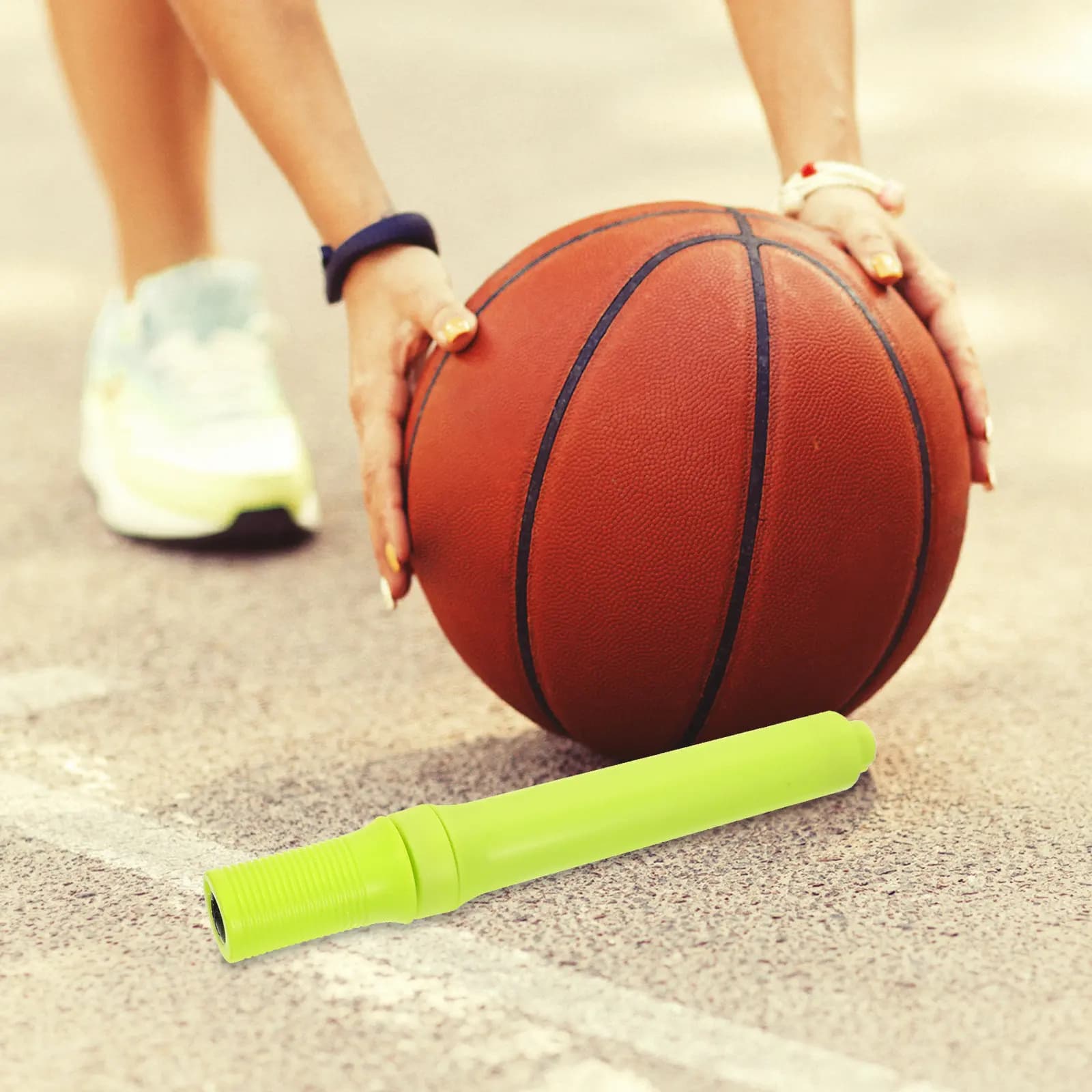 Mini Pompa d'Aria Portatile 1 Pezzo, Gonfiatore per Palloni da Basket e Calcio, Gonfiatore per Pneumatici Bici, Pompa Manuale per Esterni Facile da Usare e Salva-Lavoro