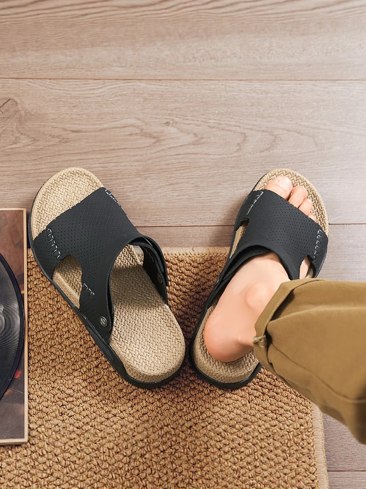 Men's Summer Outdoor Sandals Breathable Mesh Work Shoes Driving Two-Way Beach Slippers Low-Top Casual Sporty Slip-On EVA