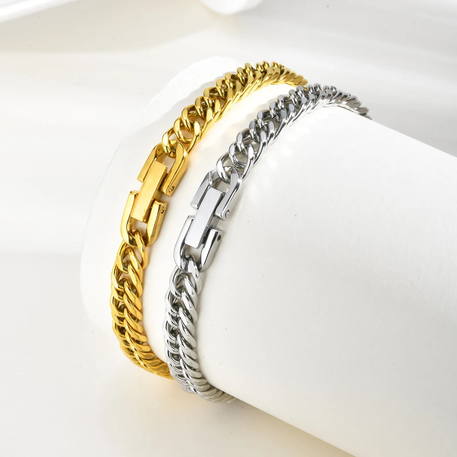 Vnox Braccialetti cubani con catena a maglie in acciaio inossidabile da donna semplice con chiusura pieghevole Lunghezza gioielli in acciaio inossidabile 16,5 cm