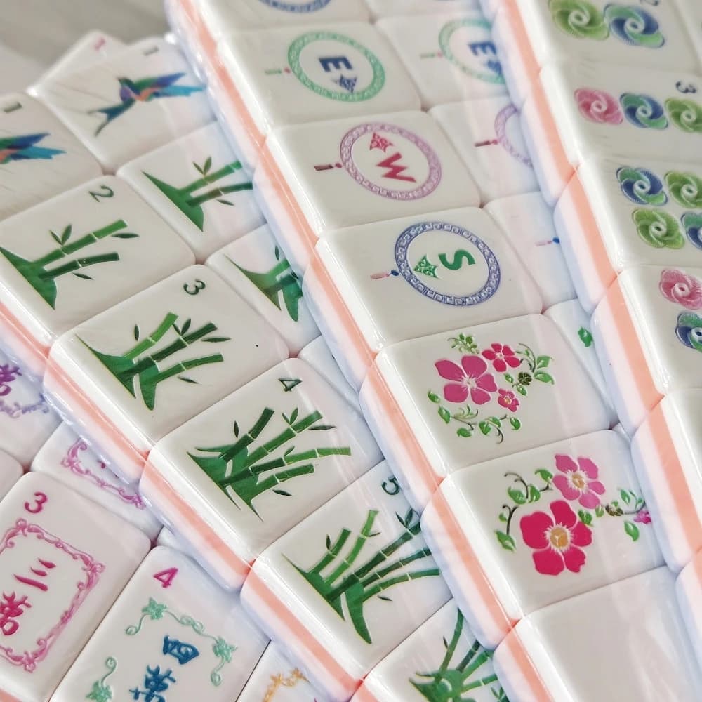 Offerta Speciale: Set di Mahjong Luminoso con 160 Tessere in Acrilico a 4 Strati, Stile Americano, Portatile per Giochi a Casa e Feste, Regalo Sorpresa