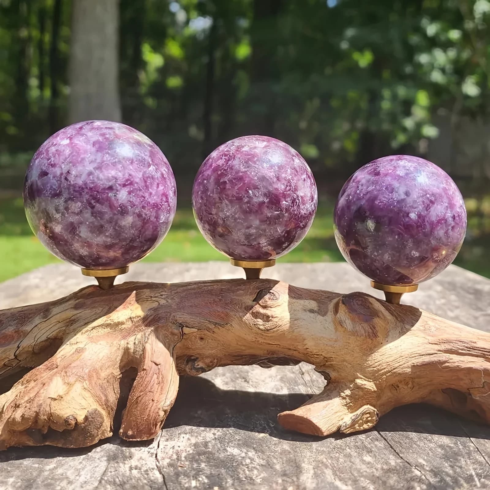 1 sfera di lepidolite naturale con mica viola - Sfera di cristallo in stile boho, elegante decorazione da tavolo per la casa