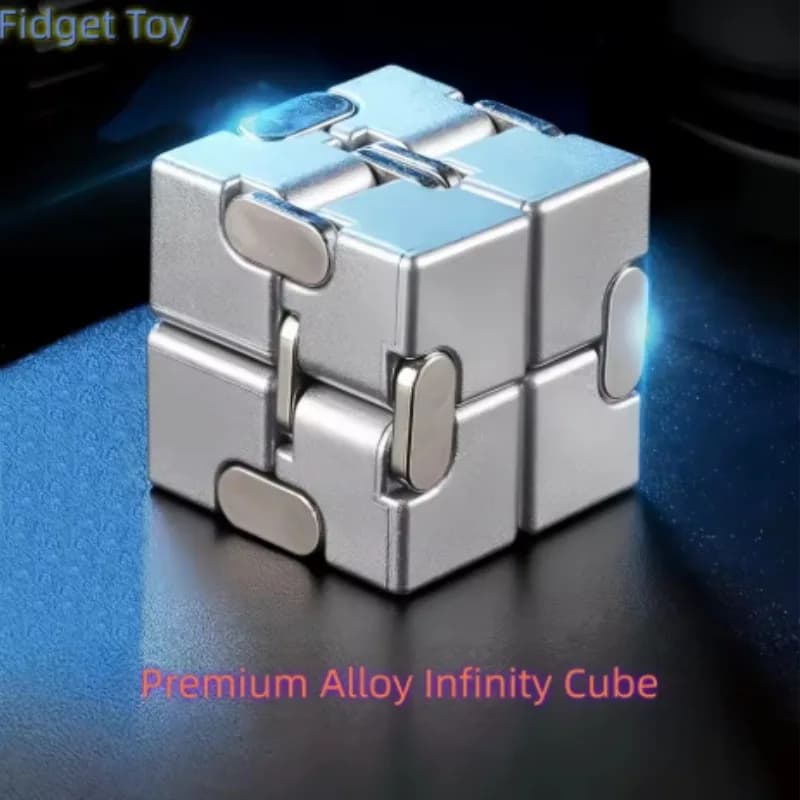Cubo Infinity Antistress per Adulti - Lega Ultra-Resistente, Giocattolo Sensoriale, Regalo Perfetto per Alleviare l'Ansia per Tutte le Età