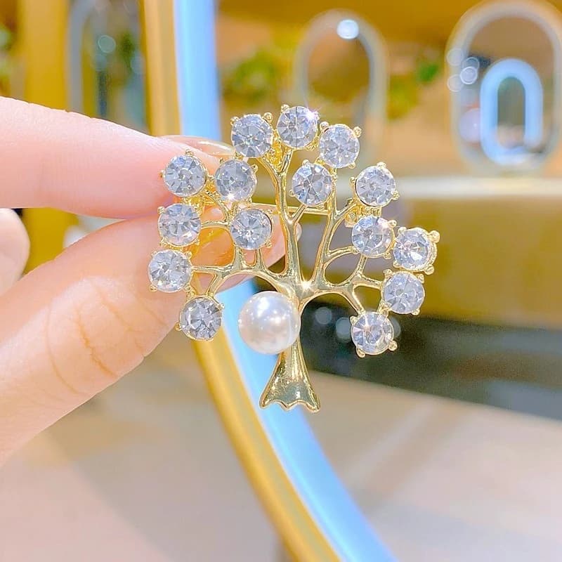 1Pcs Women's Luxurious Tree of Life Brooch, Sparkling Rhinestone Crystal Brooch, Elegant Suit Jacket Dress Accessories, Suitable for Daily Wear, Parties, Weddings