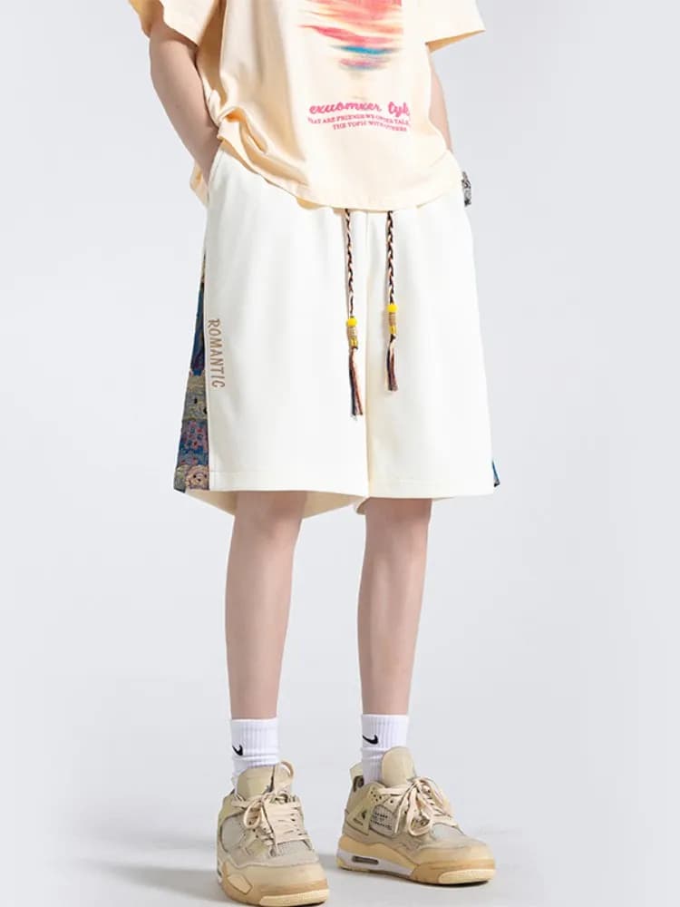 Pantaloncini Estivi da Uomo Sottili e Larghi, Stile Americano High Street, Pantaloni da Basket a Cinque Punti, Trendy con Ricami Patchwork, Taglio Dritto a Vita Media