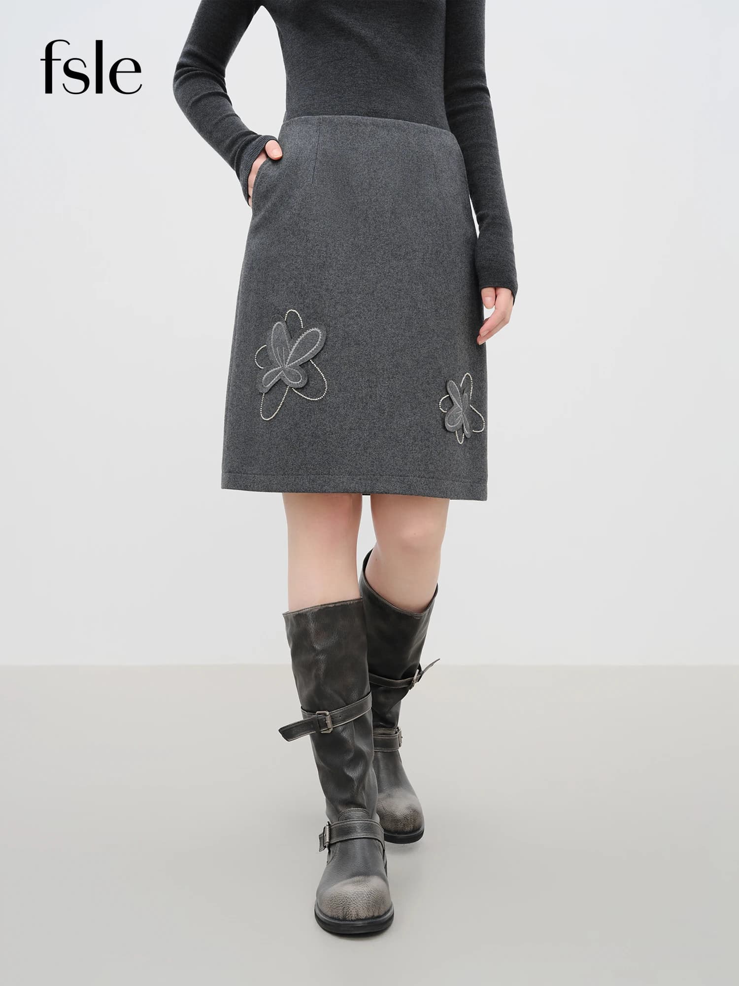 FSLE 【Premium Series】Luxury Casual Series Retro Style Flower Pearl Bead Embroidery Short Skirt Women Winter 2025 New Arrival