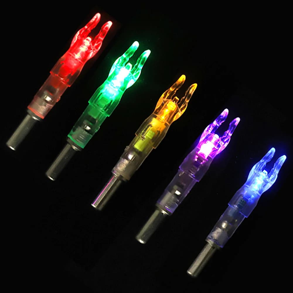 3 pezzi di corda per arco illuminata automaticamente cocca illuminata a LED attivata per ID 6.2mm albero per frecce accessorio per tiro con l'arco caccia al tiro