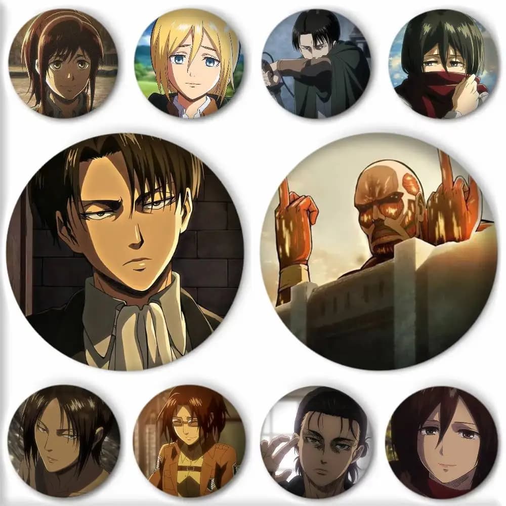 Spille smaltate rotonde in stile cartone animato di Attack On Titan per decorazione zaini e accessori