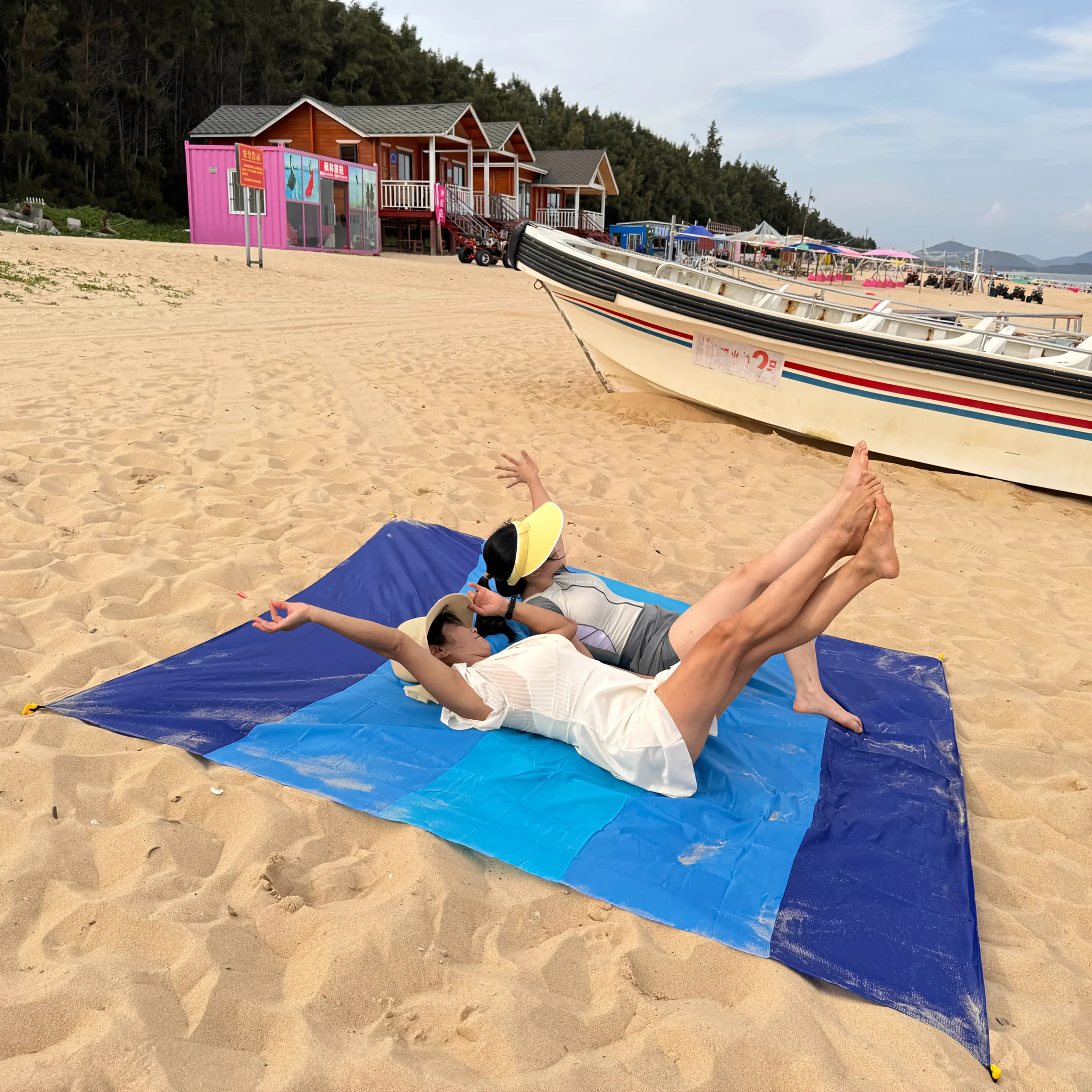 beach accessory blanket, used as a yoga mat, compact foldable pocket size outdoor mat fit 4-6 adults beach picnic festival