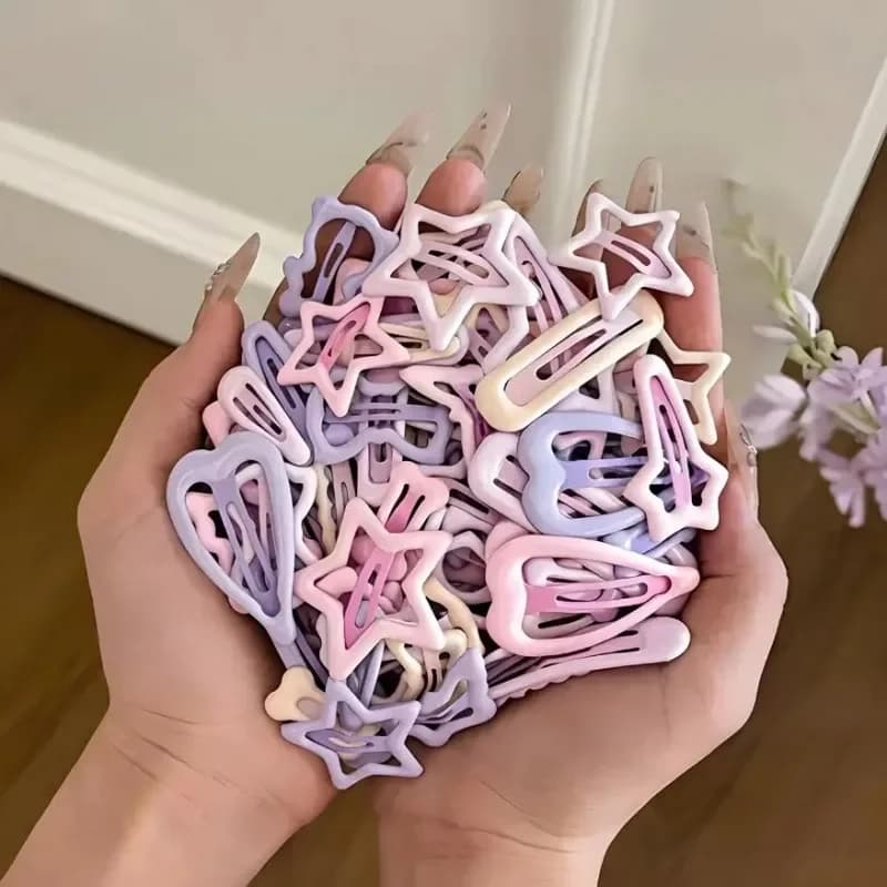 32pcs Mixed Pack of Light Pink Heart-shaped and Bow-shaped Hair Clips | Suitable for Girls as Party or Holiday Gifts.