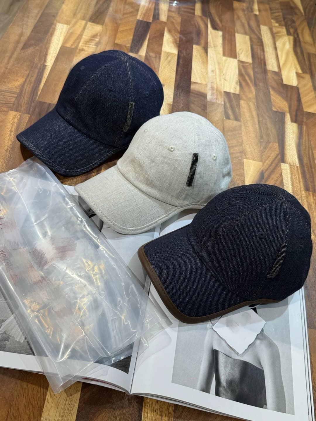Cappello da baseball casual da donna in denim con perline e patchwork, a tesa larga, alla moda, che snellisce il viso, in cotone, per giovani