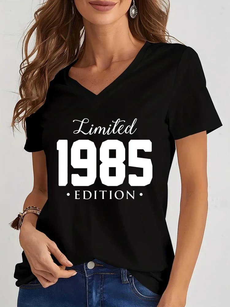 Maglietta da donna con scollo a V Maglietta grafica edizione limitata 1984/1985 Compleanno da donna Y2k Top Divertente maglietta oversize da donna vintage