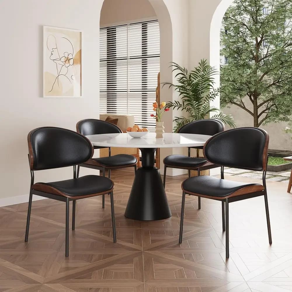 Set di 4 Sedie da Pranzo Imbottite in Stile Mid-Century Modern con Sedute in Pelle e Schienali Curvi in Legno su Gambe in Metallo Nero