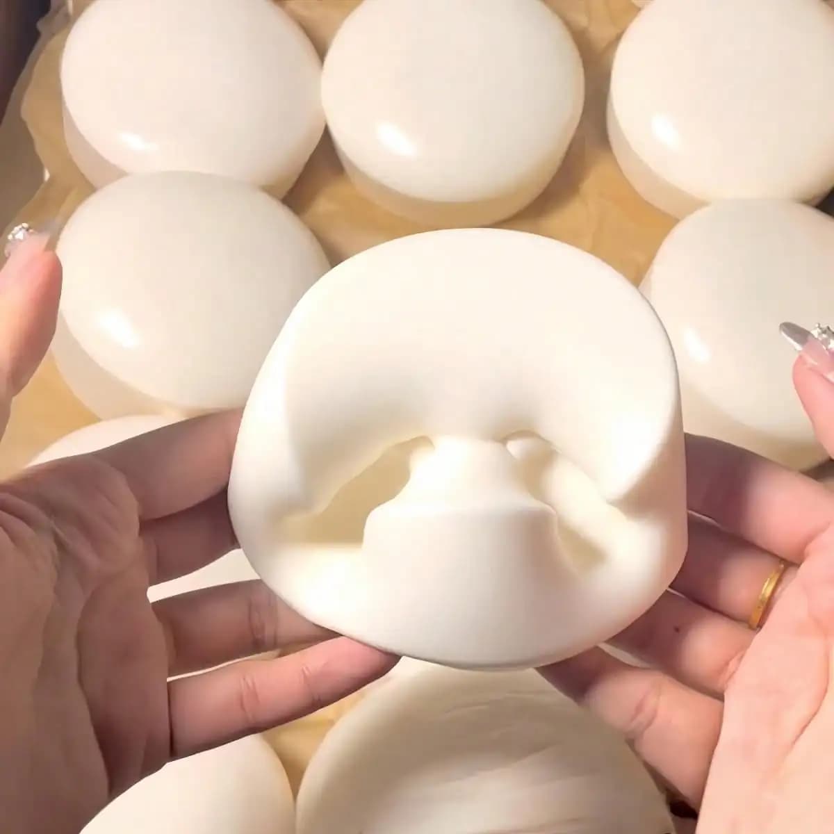 Giocattolo Antistress Premium Ultra-Morbido a Forma di Budino al Latte, Giocattolo Spremibile a Lenta Risposta, Morbido Giocattolo a Forma di Pane o Torta