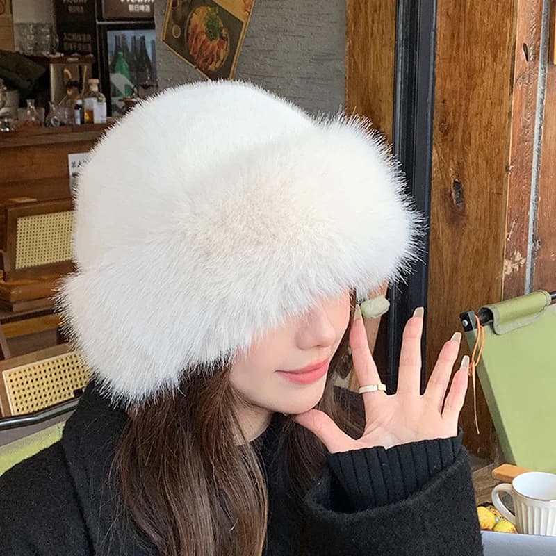 Fashionable women's fur hats 2024; soft and untidy Mongolian cap essential for autumn and winter for skiing and horse riding
