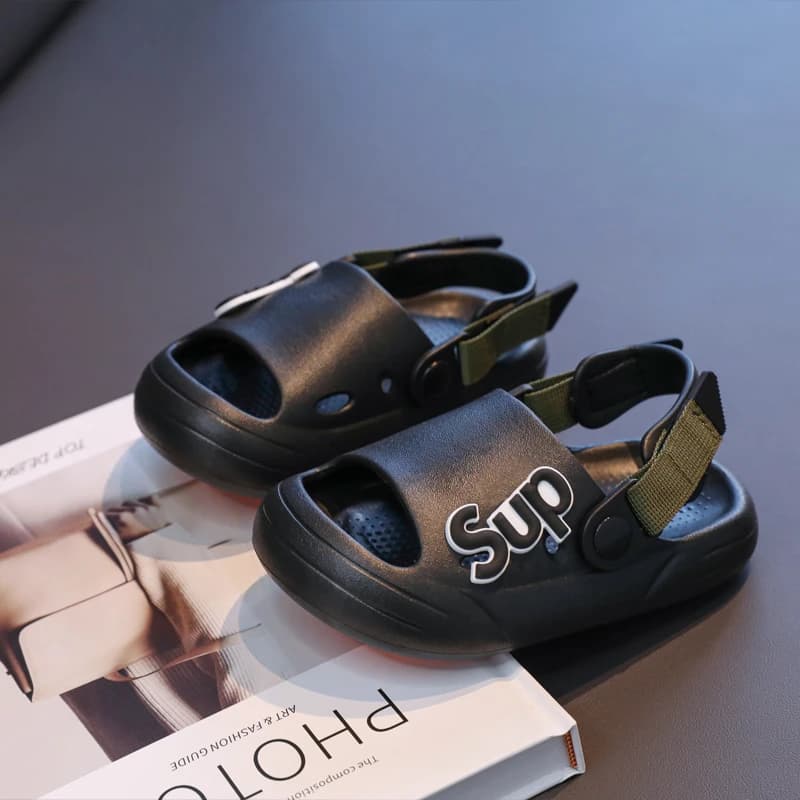 Children's Slippers Summer Wear Sandals Slippers Wholesale Soft Soles Breathable Comfortable Beach Shoes Hole Shoes Small Kids