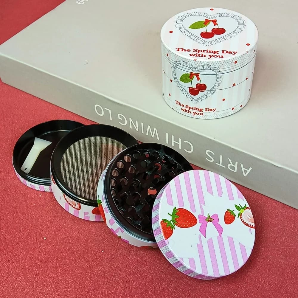 2in Cartoon Herb Grinder Manuale Sale Pepe Mulino in metallo 4 strati Spezie Pestello Malta Erba grezza Tabacco Smerigliatrice Fumo Sigaretta Strumento