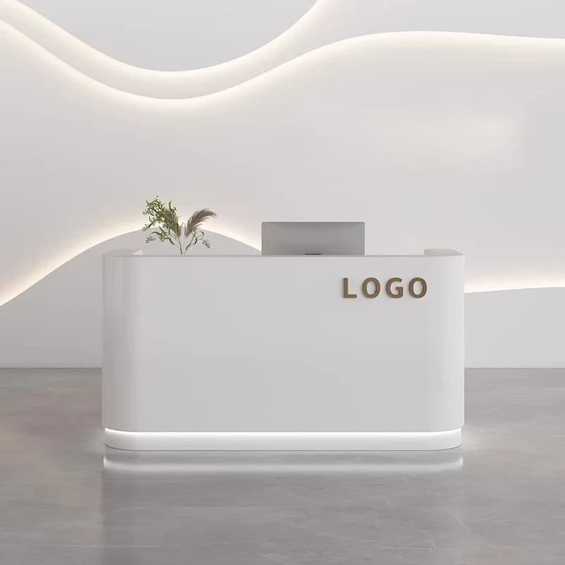 Bancone Reception Lungo Emfangs, Lussuoso e Moderno, con Lampade a Sospensione, Adattabile per Caffetteria, Arredamento per Reception