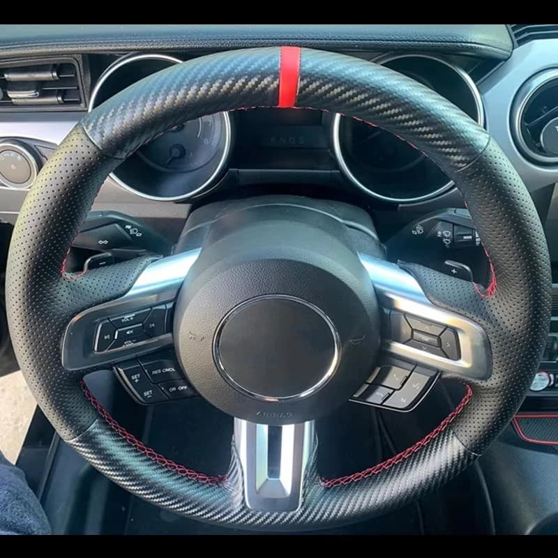 Treccia Coprivolante per auto per Ford Mustang 2015 2016 2017 2018 2019 2020 2021 Involucro per volante in fibra di carbonio Accessori auto