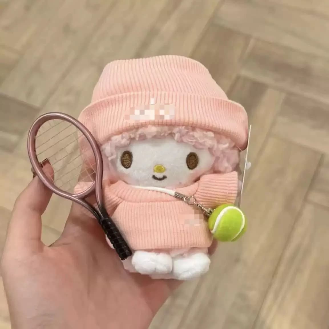 Portachiavi Peluche Agnello Tennis Sanrio 2026 con Racchetta e Pallina - Ciondolo a Tema Sportivo