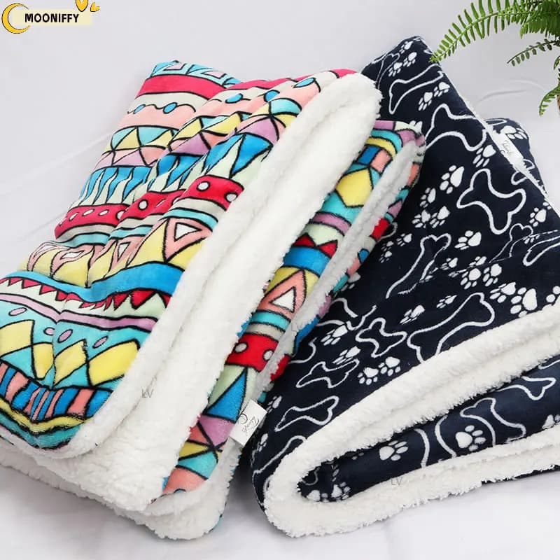 Pet Sleeping Pad morbido flanella addensato Pet Fur Pad Pet coperta materasso cane gatto divano Pad famiglia tappeto caldo cuscino per cani