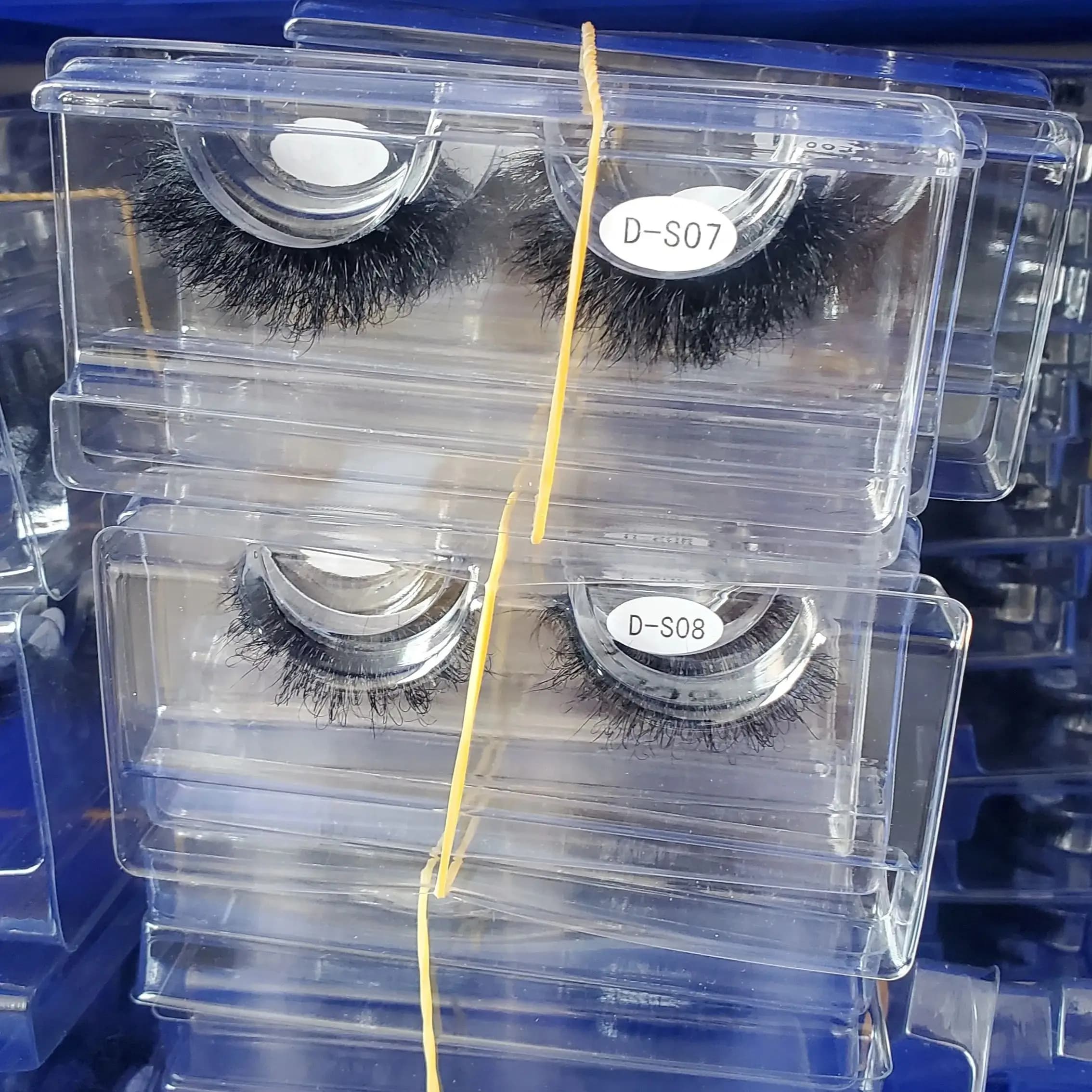 90 pairs of eyelashes with holographic box of FedEx IP