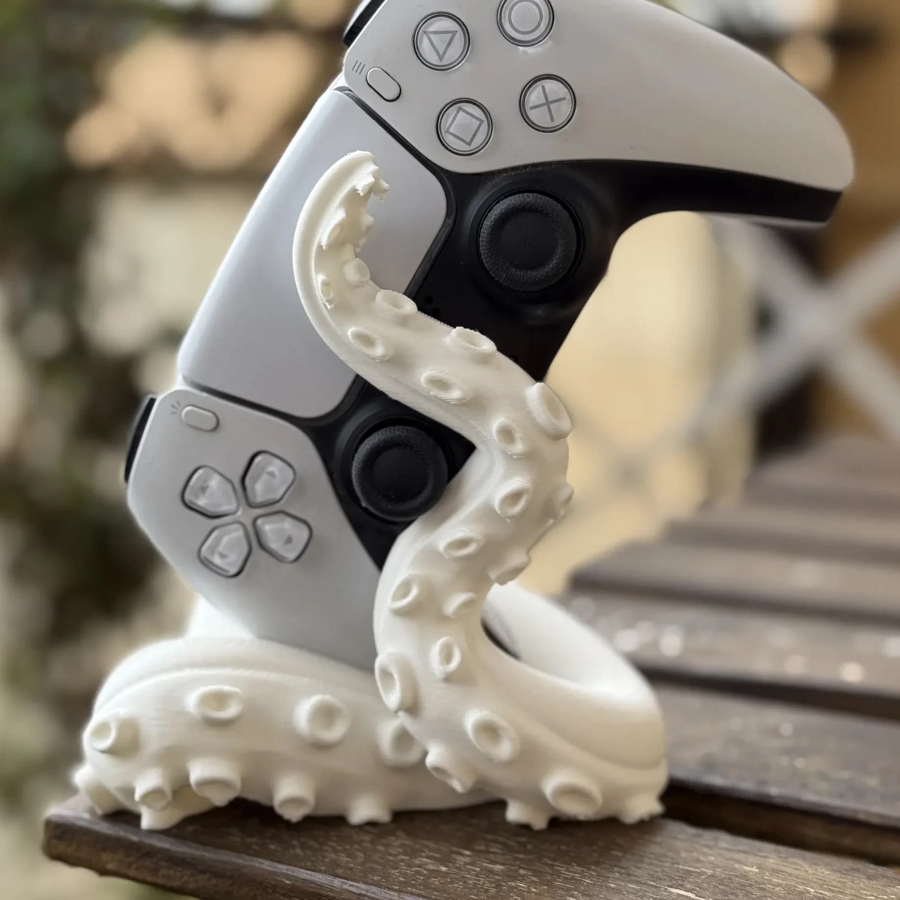 Supporto per controller di gioco Octopus stampato in 3D adatto per controller PS5 Supporto da tavolo Regalo di festa Decorazioni per la casa Ornamento per statua
