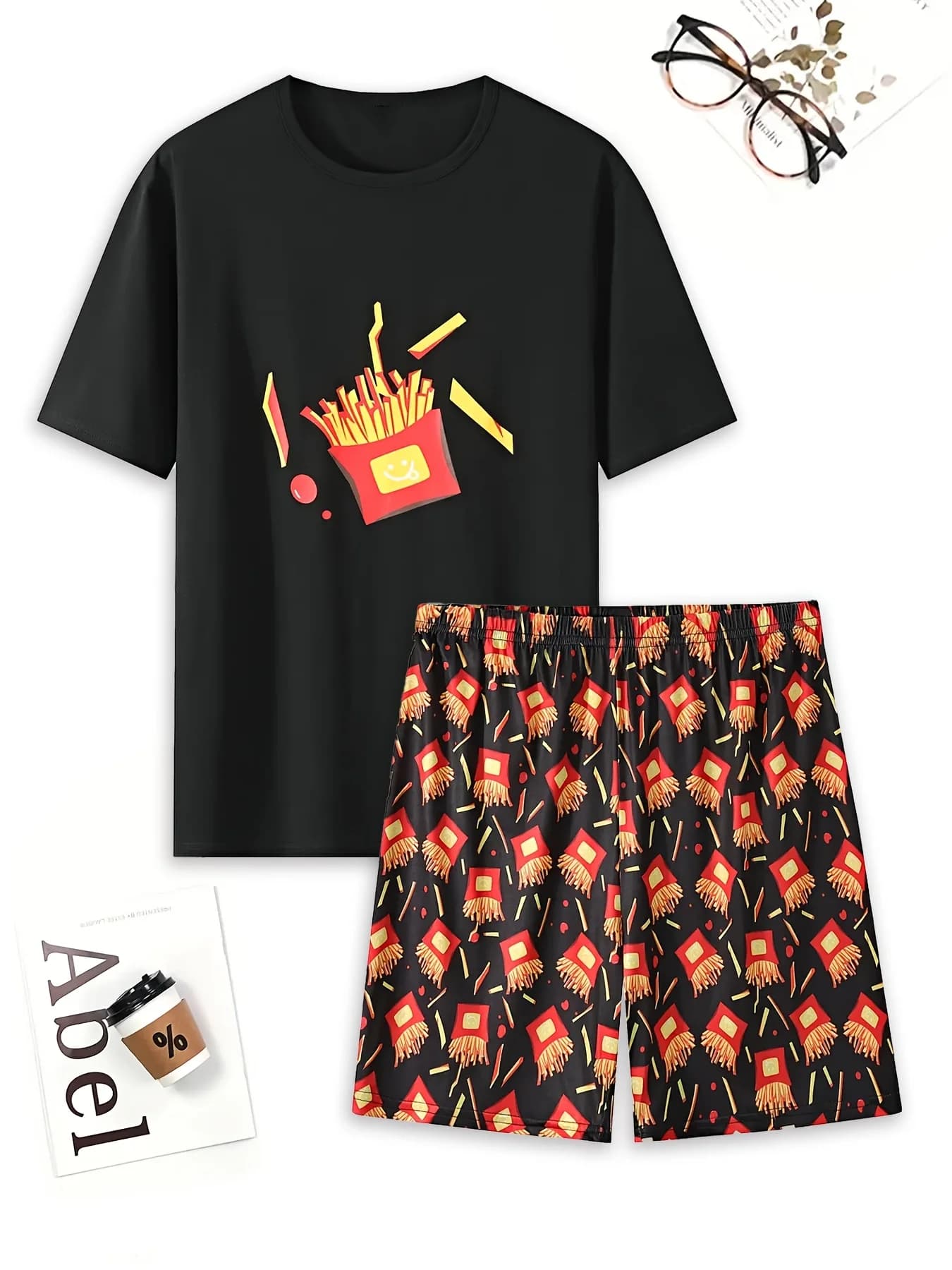 A set of french fries printed casual pajamas, including shorts and a T-shirt，comfortable summer clothing
