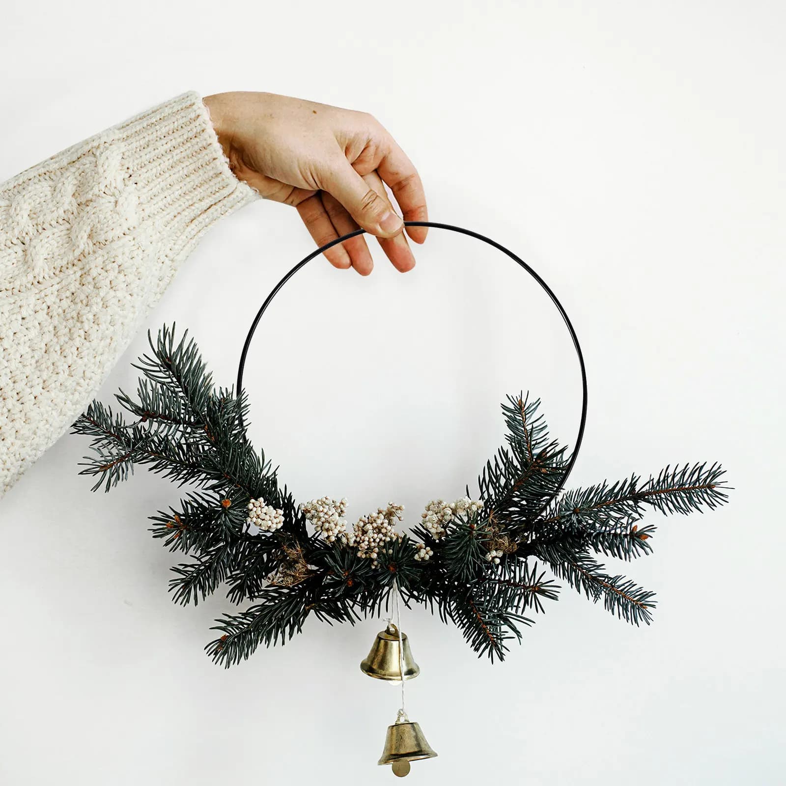 9Pcs Sleek Polished Metal Hoops Range of Sizes for Wreaths Macrame Table Centerpieces Floral Decor Metal Rings Craft Ring Set