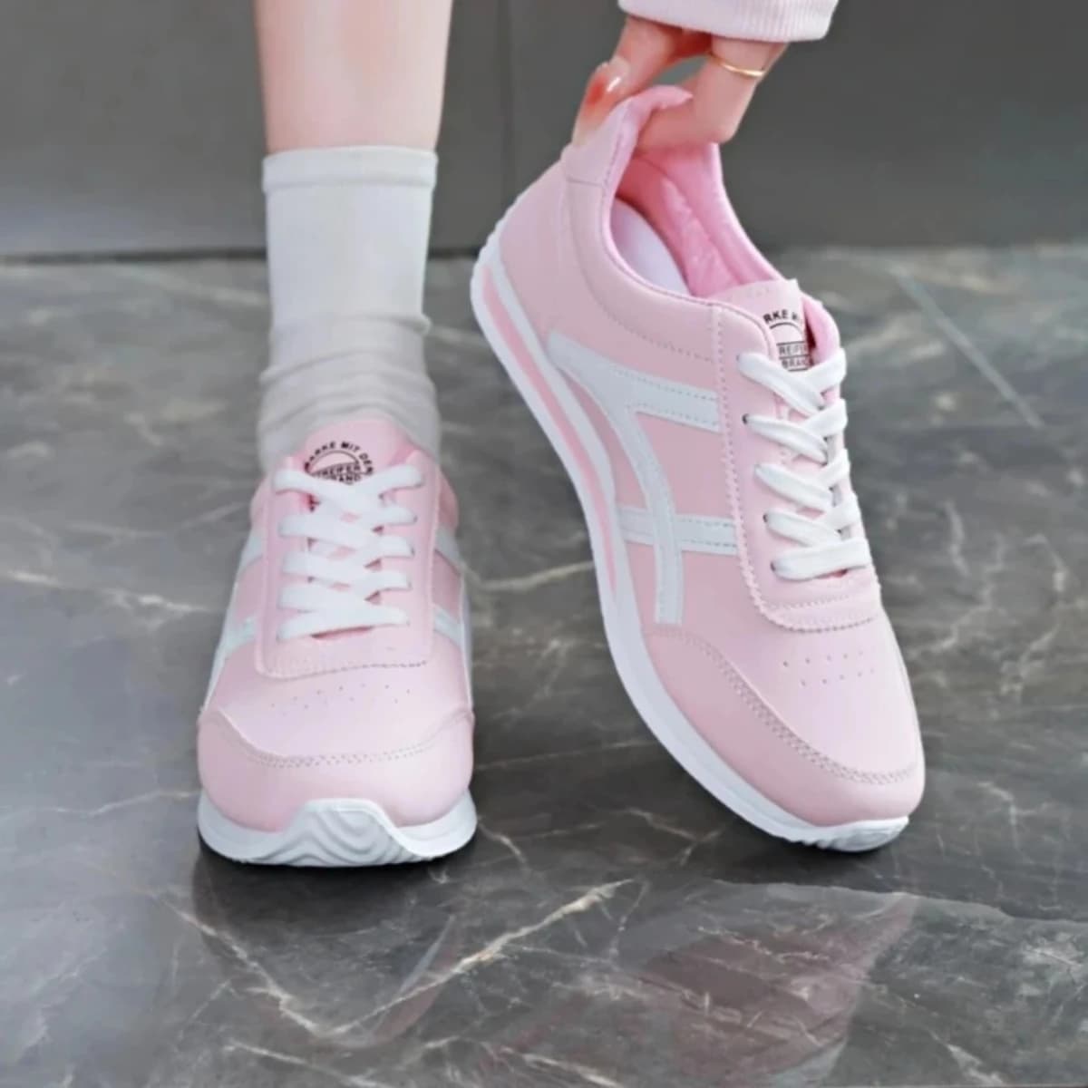 Spring/Autumn Sexy Round Head Elegant Running Sports and Leisure Shoes Fashionable Best Selling New Comfortable Women's Shoes