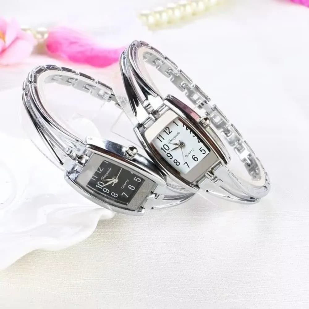 Trendy Retro Women's Wristwatch Elegant Golden/Silver Bracelet Watch Luxury Look Ladies Watches Gift for Women