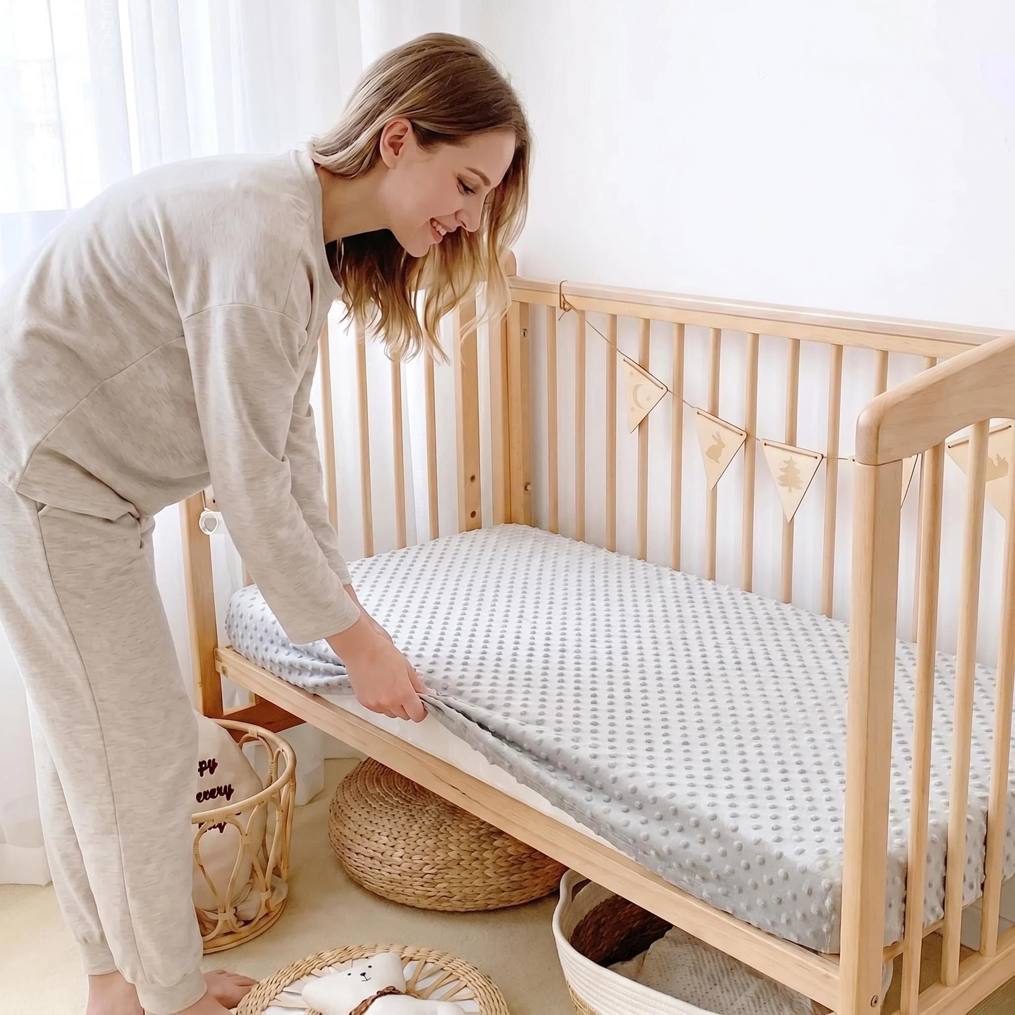 Comforting Gray Plush Crib Sheet, Newborn Patchwork Mattress Cover, Soft and Comfortable Children's Bed Sheet, Suitable for Boys and Girls, Machine Washable