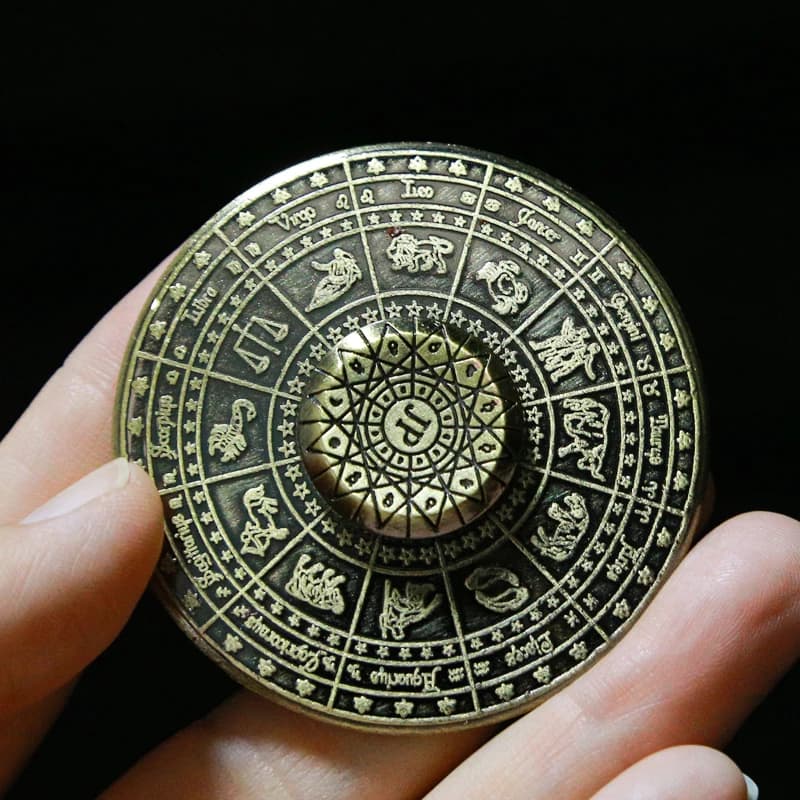Costellazione Mano Spinner Punta delle dita in metallo Giroscopio Giocattolo EDC Gadget Giocattoli agitati per ADHD e ansia Adulti Bambini Regali unici