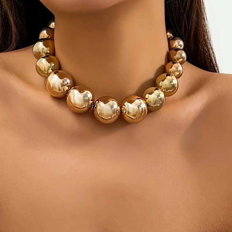 Collana con perle grandi e rotonde esagerate, catena a maglie con chiusura a clavicola in stile punk, con perle geometriche