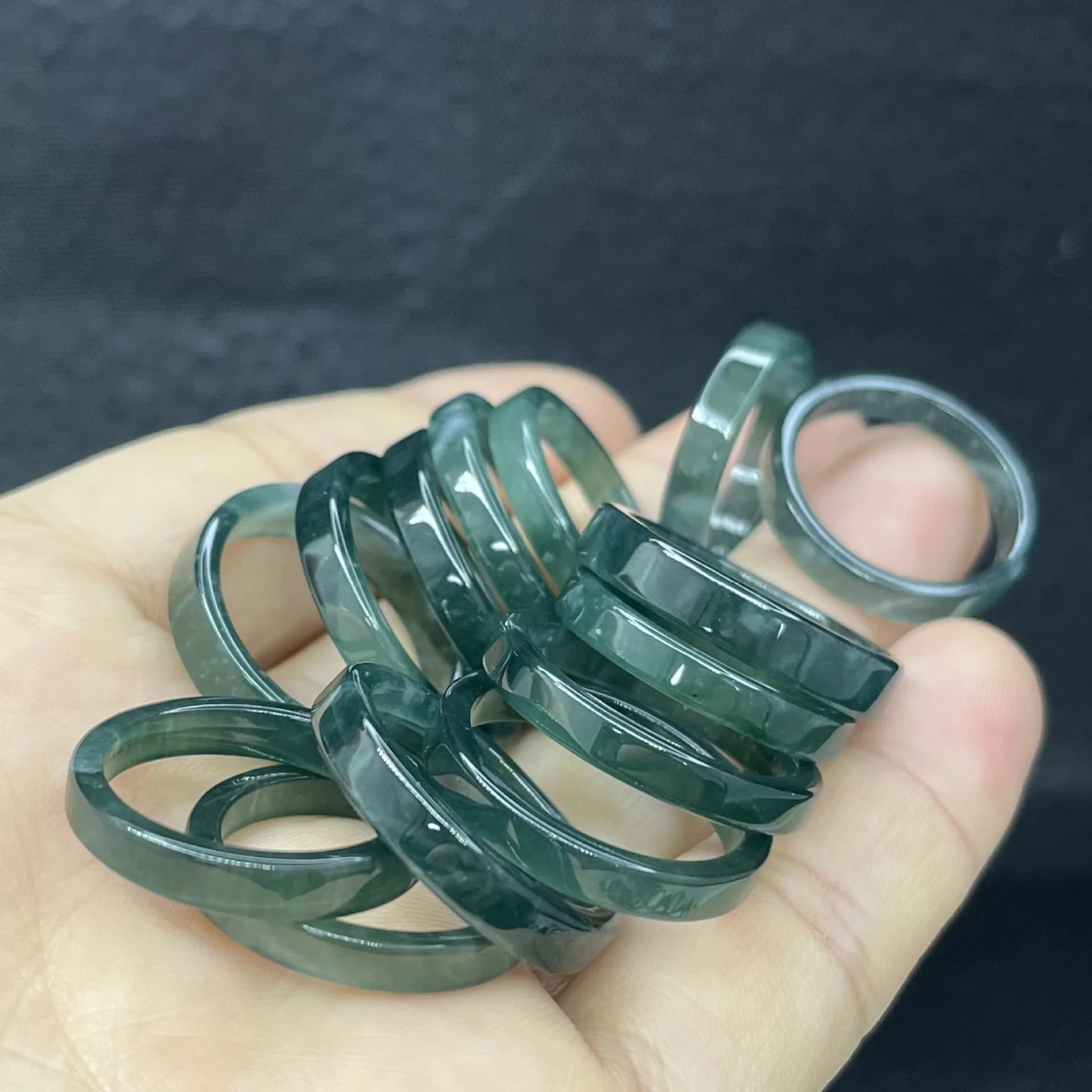 Anello in Giada Naturale di Classe A, con Fiore Verde Fluttuante, Anello in Giada Glutinoso Effetto Ghiaccio, Anello da Donna