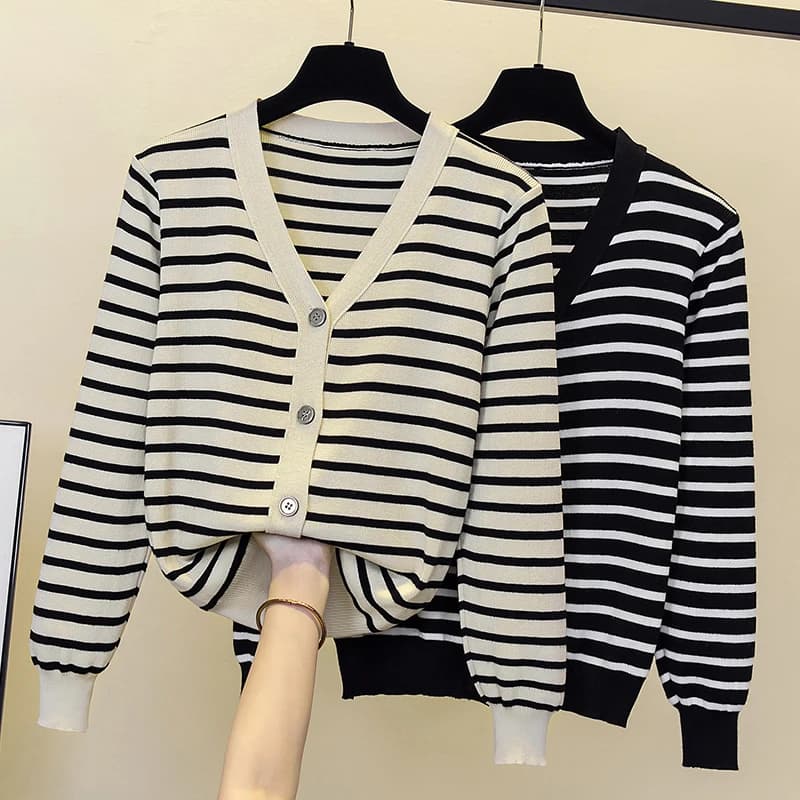 2025 Nuove donne maglioni invernali cardigan scollo a V patchwork a righe chic cappotti lavorati a maglia progettati fasciatura maglione allentato cappotto