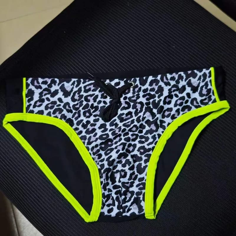 2026Fashion men's swimming trunks low-rise triangle swimming trunks seaside surfing hot spring professional swimsuit 10039