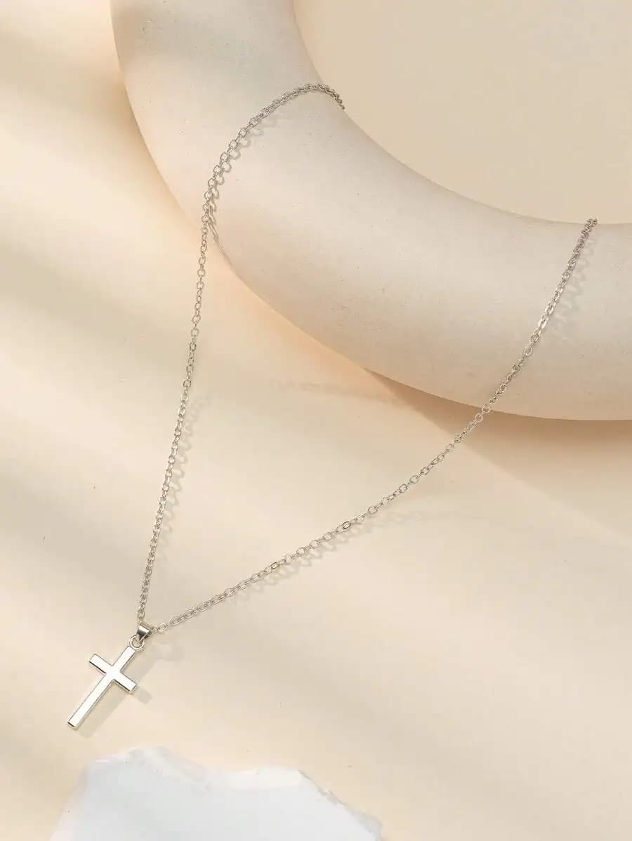 Collana con ciondolo a croce alla moda per donna