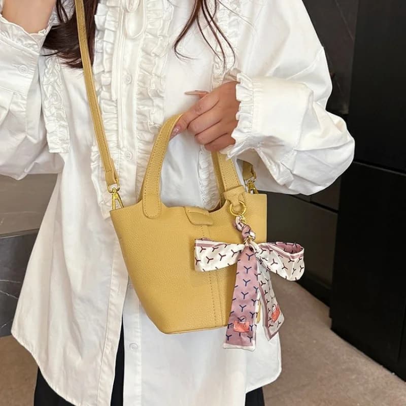 Borsa fasciatoio di lusso testurizzata in materiale premium con interni spaziosi, ideale per riporre gli essenziali per il neonato e gli oggetti personali