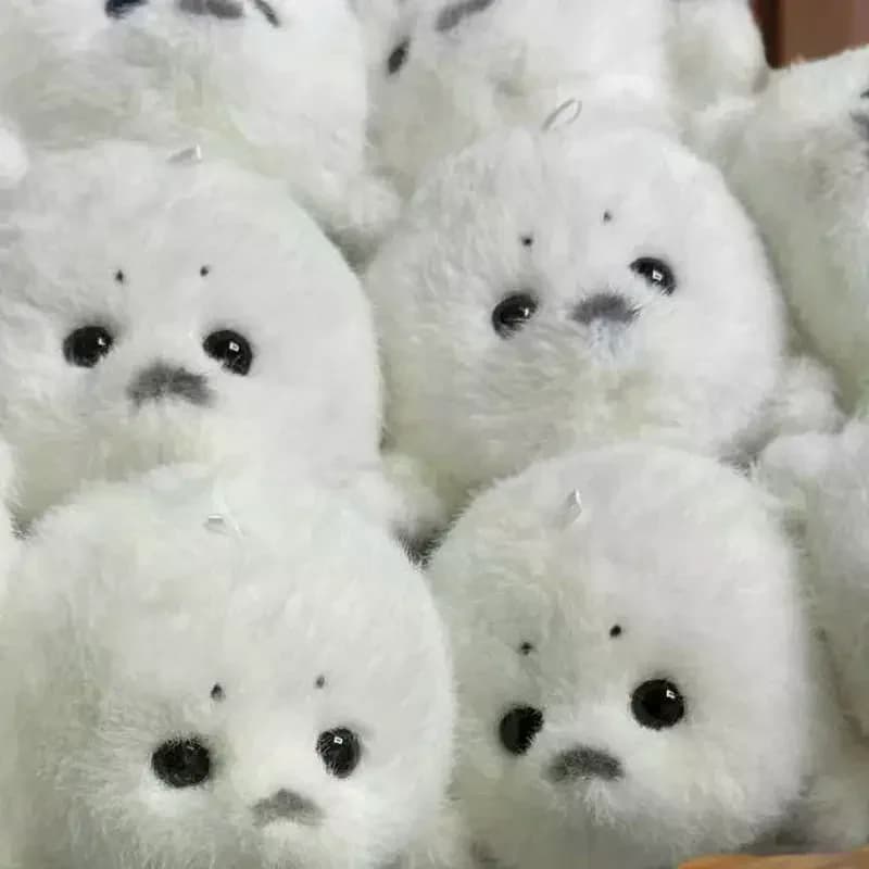 Portachiavi in peluche con sigillo bianco 1 pezzo, bambola di pezza morbida grigia; Ciondolo animale carino come ornamenti per auto alla moda
