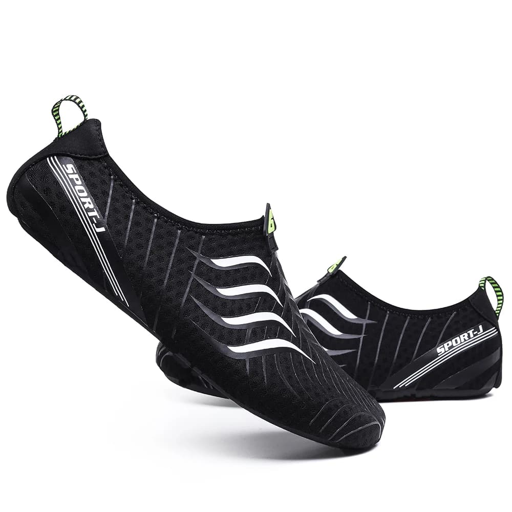 Scarpe da acqua da uomo Scarpe da ginnastica da nuoto da donna Sandali a piedi nudi Scarpe da spiaggia per bambini Calzature unisex traspiranti ad asciugatura rapida