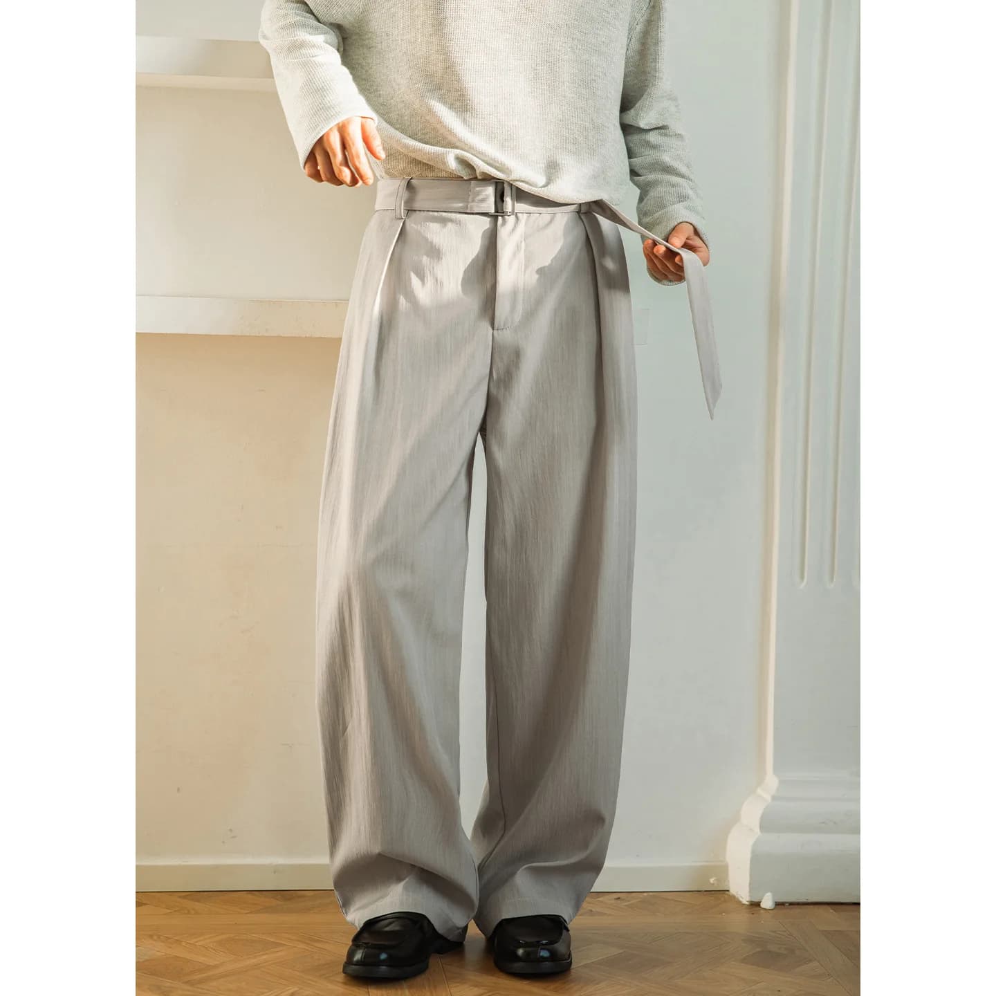 Pantaloni Casual da Uomo Stile Old Money di Lusso Leggero, Regolabili e Drappeggiati, Collezione Primavera 2026, Modello Dritto e Comodo