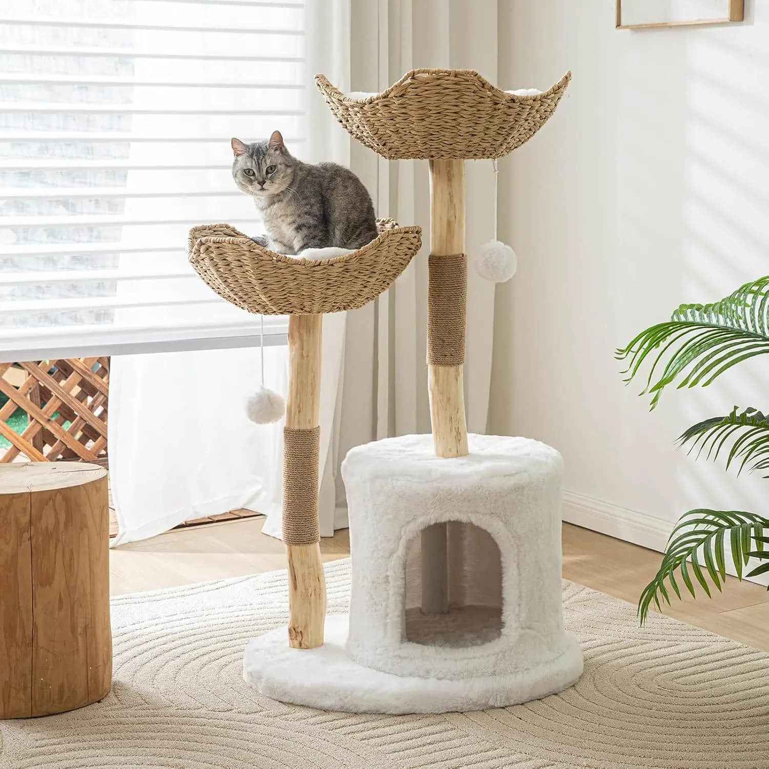 Torre per gatti moderna da 46 pollici per gatti da interno, lussuosa casetta con tiragraffi, mobili in legno massello stile boho, bianca