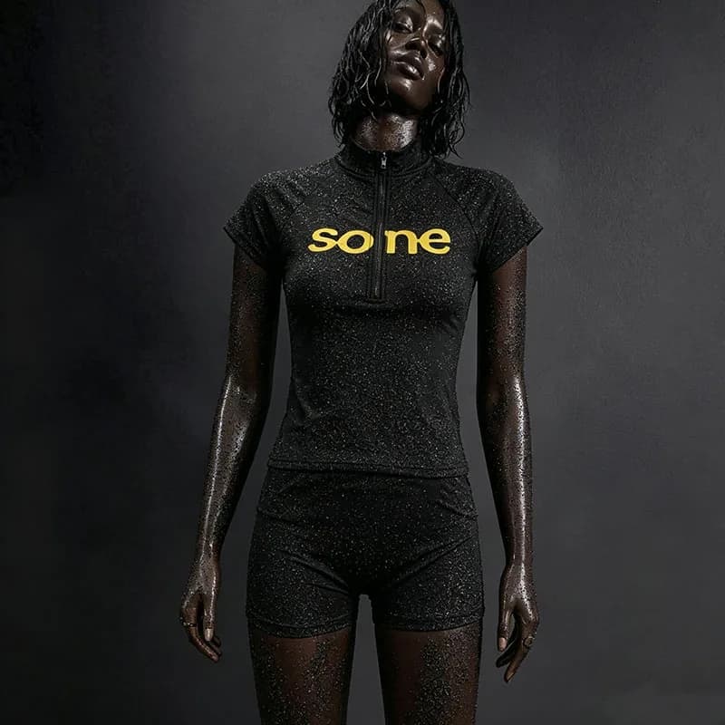 Completo Sportivo Sexy da Donna con Top a Maniche Corte con Cerniera a Contrasto e Pantaloncini Modellanti, Stile Europeo Americano
