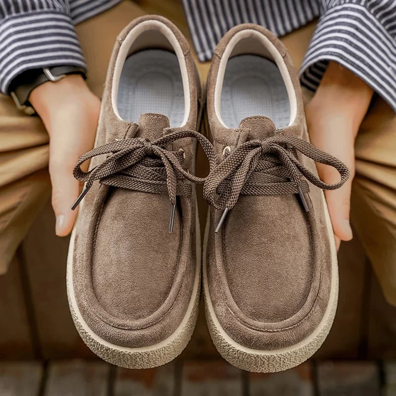 2025 new fashionable hot selling men's table shoes, breathable, low cut, comfortable, with thick background, casual, sports