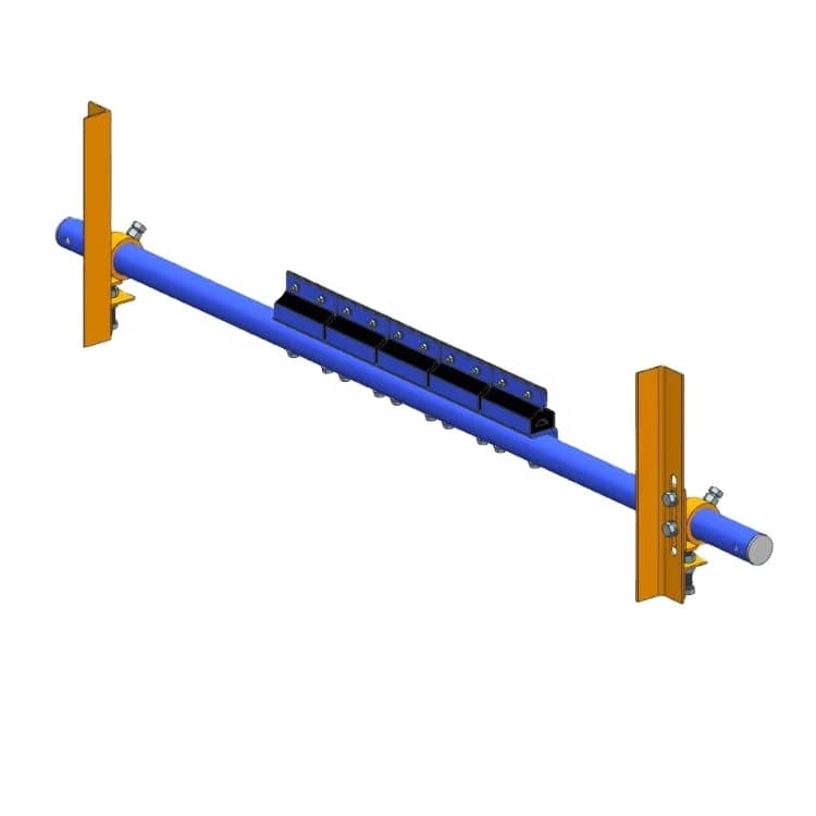 Secondary belt cleaner with rubber cushion suitable for two-way reversible racing belt